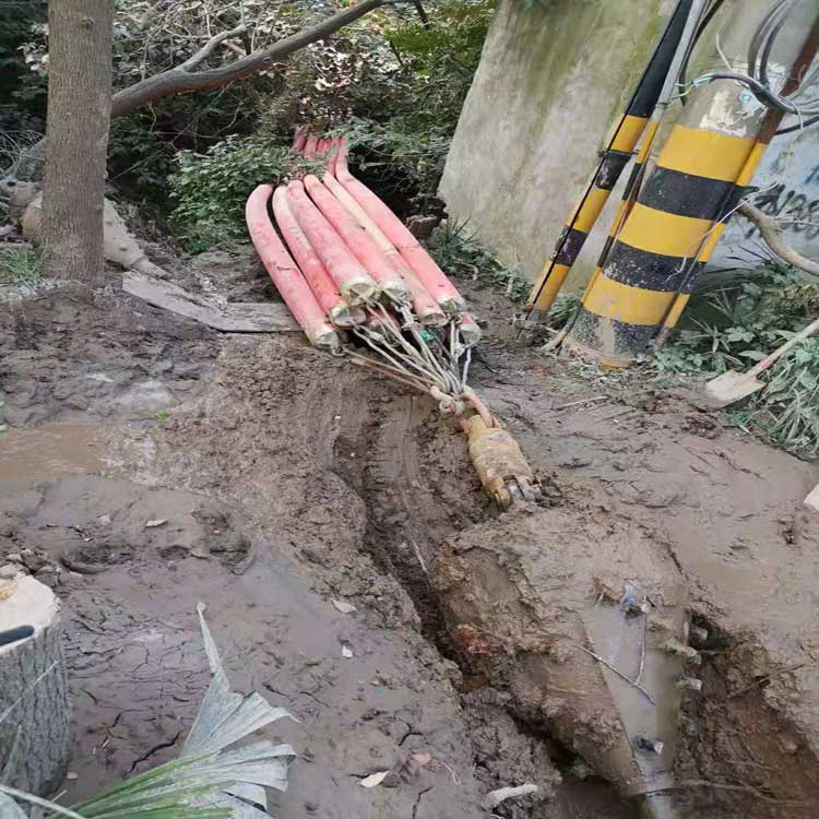 神农架保温层拖拉管